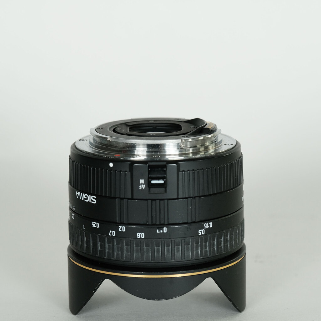 SIGMA 15mm F2.8EX DG DIAGONAL FISHEYE (キヤノンEF用) SIGMA 15mm F2.8EX DG DIAGONAL FISHEYE (キヤノンEF用)