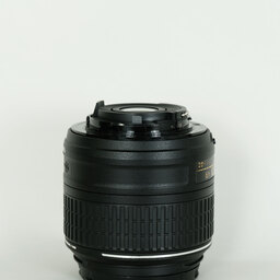 Nikon AF-S DX NIKKOR 18-55mm f3.5-5.6G VR II Nikon AF-S DX NIKKOR 18-55mm f3.5-5.6G VR II