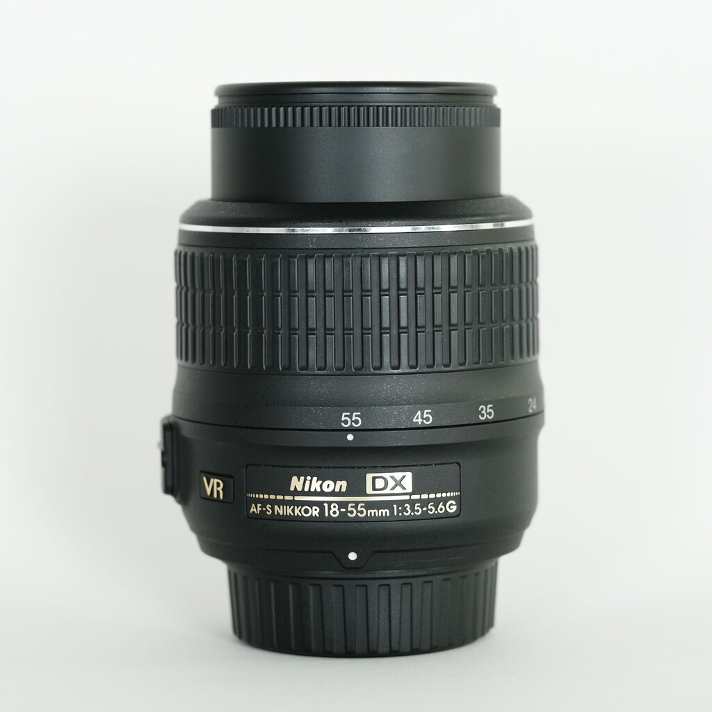 Nikon AF-S DX NIKKOR 18-55mm F3.5-5.6 G VR Nikon AF-S DX NIKKOR 18-55mm F3.5-5.6 G VR