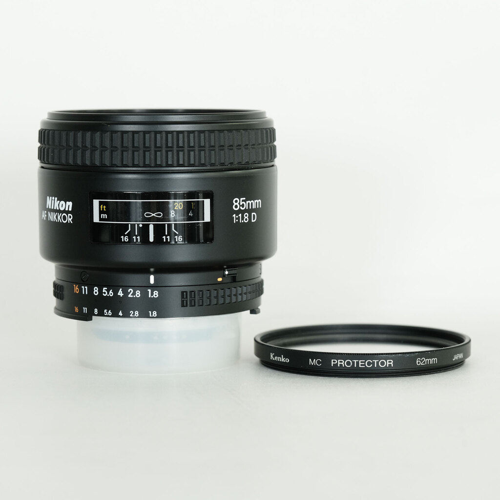 Nikon Ai AF Nikkor 85mm f/1.8D Nikon Ai AF Nikkor 85mm f/1.8D