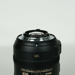 Nikon AF-S DX NIKKOR 18-200mm F3.5-5.6G ED VR II Nikon AF-S DX NIKKOR 18-200mm F3.5-5.6G ED VR II