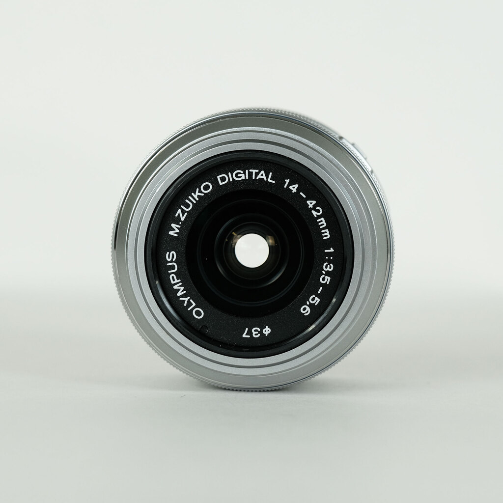 OLYMPUS M.ZUIKO DIGITAL 14-42mm F3.5-5.6IIR シルバーの出品