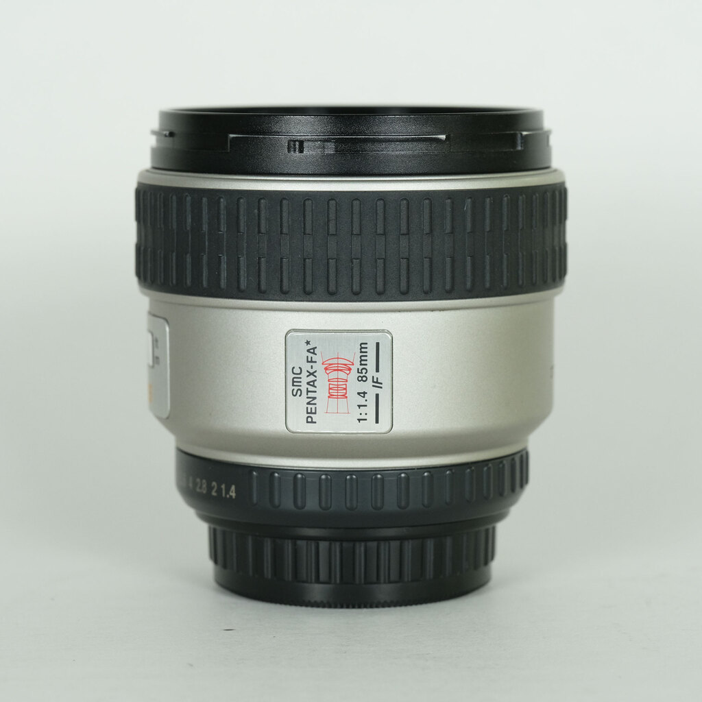 PENTAX FA*85mm F1.4[IF]