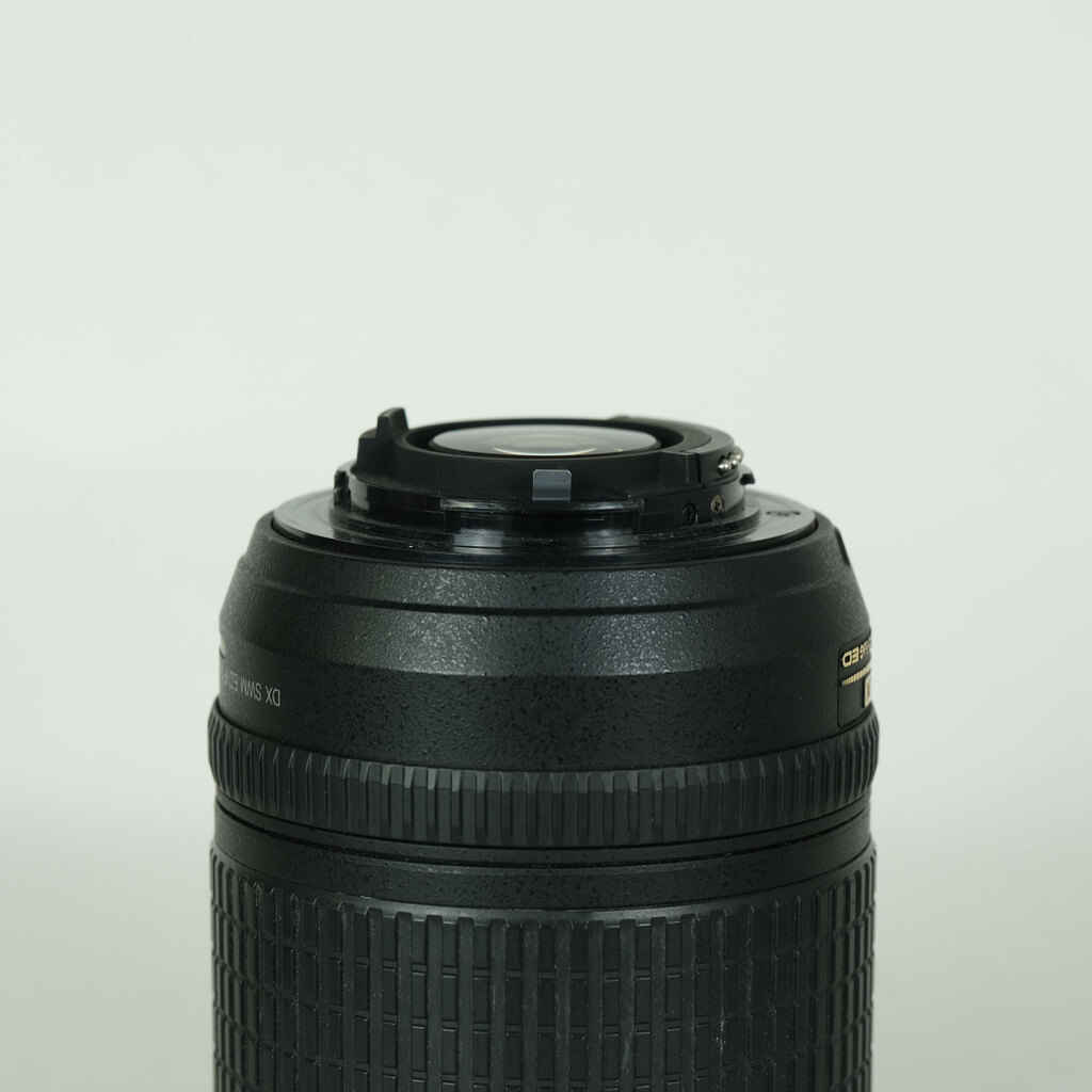 Nikon AF-S DX ED 18-135mm F3.5-5.6 G(IF) Nikon AF-S DX ED 18-135mm F3.5-5.6 G(IF)