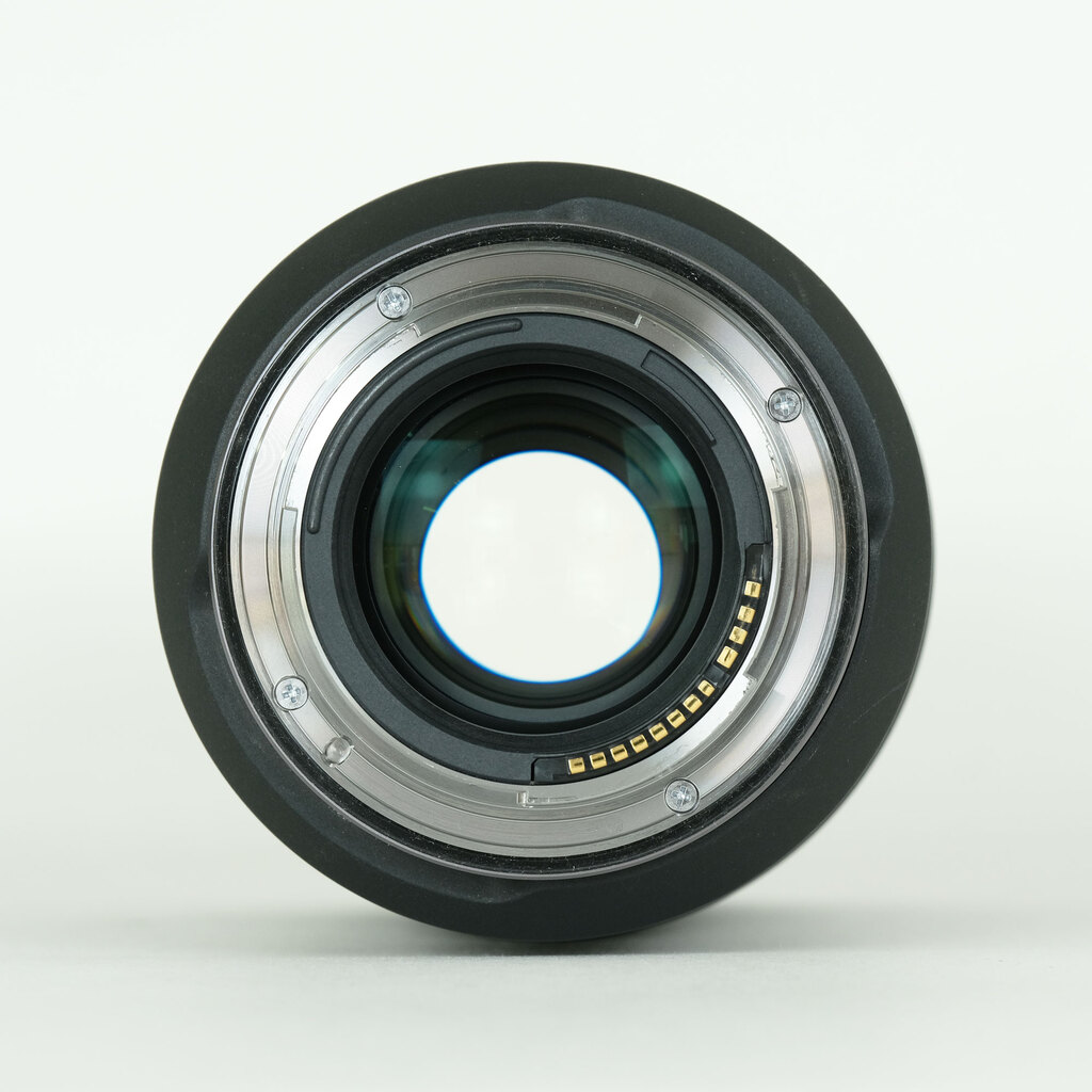 Canon RF135mm F1.8 L IS USM Canon RF135mm F1.8 L IS USM