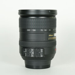 Nikon AF-S DX VR Zoom-Nikkor 18-200mm F3.5-5.6G IF-ED Nikon AF-S DX VR Zoom-Nikkor 18-200mm F3.5-5.6G IF-ED