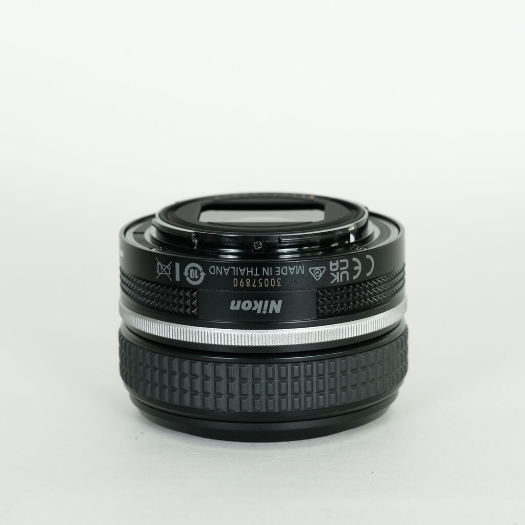 Nikon NIKKOR Z 40mm f/2 Nikon NIKKOR Z 40mm f/2