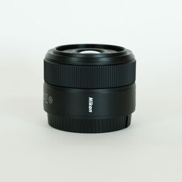 Nikon NIKKOR Z 40mm f/2 Nikon NIKKOR Z 40mm f/2