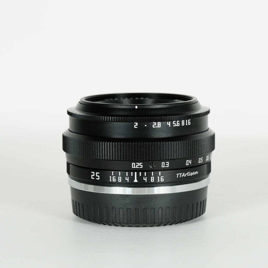 銘匠光学 TTArtisan 25mm F2 C (フジフイルムX用) ブラックの