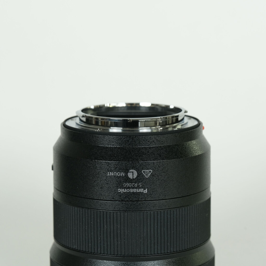 Panasonic LUMIX S 20-60mm F3.5-5.6 Panasonic LUMIX S 20-60mm F3.5-5.6