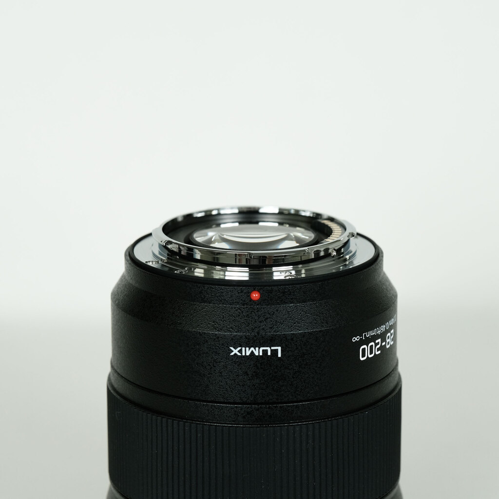 Panasonic LUMIX S 28-200mm F4-7.1 MACRO O.I.S. Panasonic LUMIX S 28-200mm F4-7.1 MACRO O.I.S.