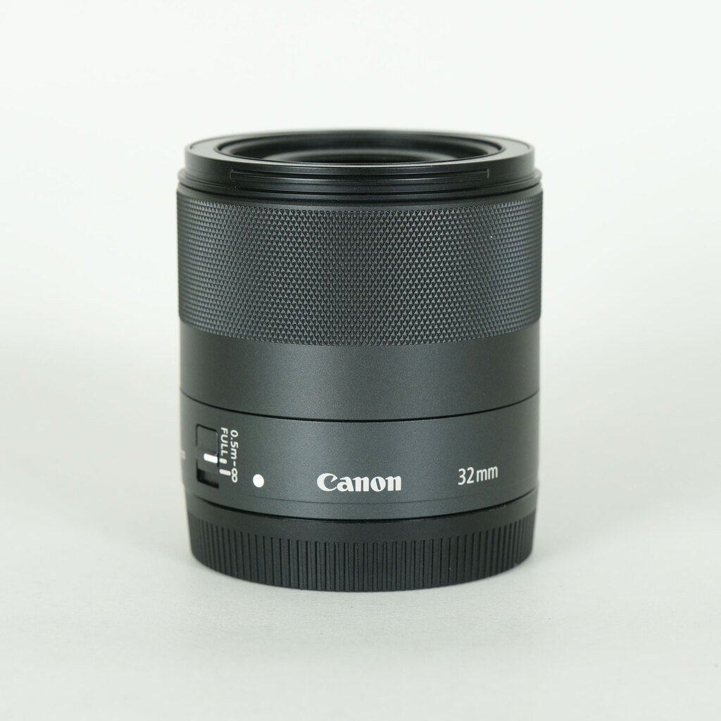 Canon EF-M32mm F1.4 STM Canon EF-M32mm F1.4 STM