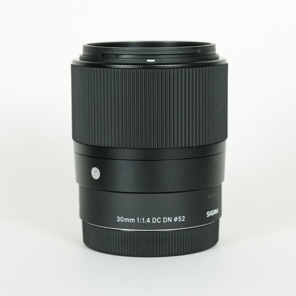 30mm F1.4 DC DN [ソニー用] 中古価格比較 - 価格.com