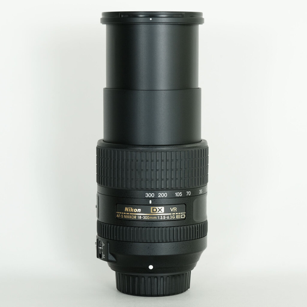 Nikon AF-S DX NIKKOR 18-300mm f/3.5-6.3G ED VR Nikon AF-S DX NIKKOR 18-300mm f/3.5-6.3G ED VR