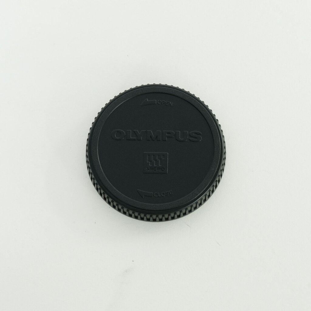 OLYMPUS M.ZUIKO DIGITAL 17mm F2.8 シルバー OLYMPUS M.ZUIKO DIGITAL 17mm F2.8 シルバー