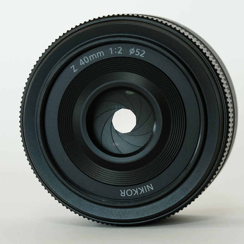 Nikon NIKKOR Z 40mm f/2 Nikon NIKKOR Z 40mm f/2