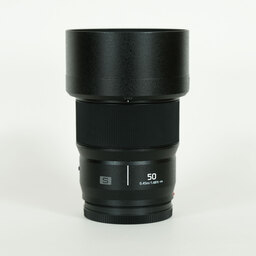 Panasonic LUMIX S 50mm F1.8 Panasonic LUMIX S 50mm F1.8