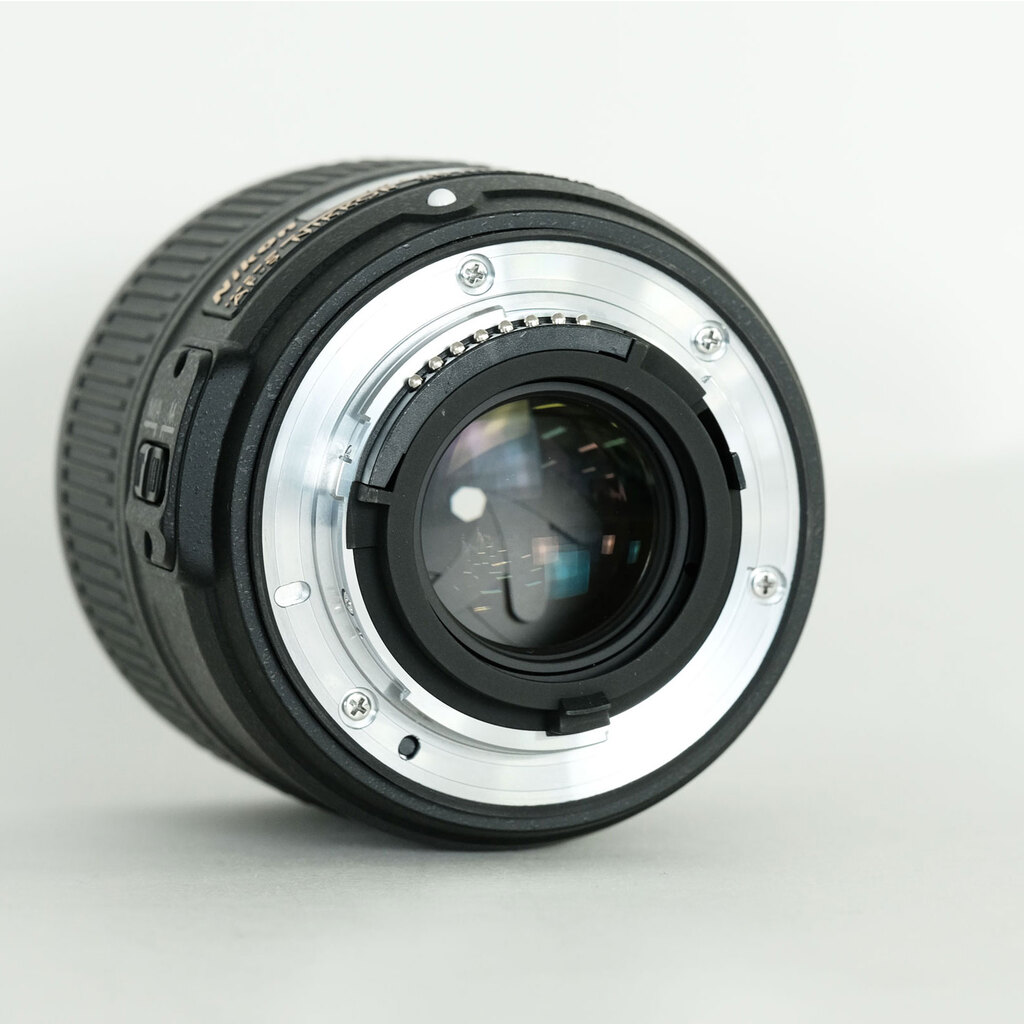 Nikon AF-S NIKKOR 35mm f/1.8G ED Nikon AF-S NIKKOR 35mm f/1.8G ED