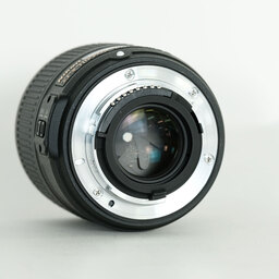 Nikon AF-S NIKKOR 35mm f/1.8G ED Nikon AF-S NIKKOR 35mm f/1.8G ED