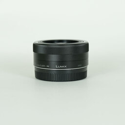 Panasonic LUMIX G VARIO 12-32mm / F3.5-5.6 ASPH. / MEGA O.I.S.