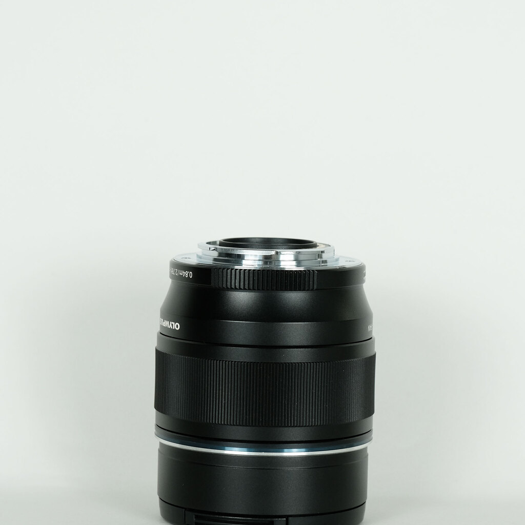 OLYMPUS M.ZUIKO DIGITAL ED 75mm F1.8 OLYMPUS M.ZUIKO DIGITAL ED 75mm F1.8