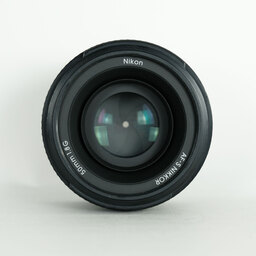 Nikon AF-S NIKKOR 50mm f/1.8G Nikon AF-S NIKKOR 50mm f/1.8G