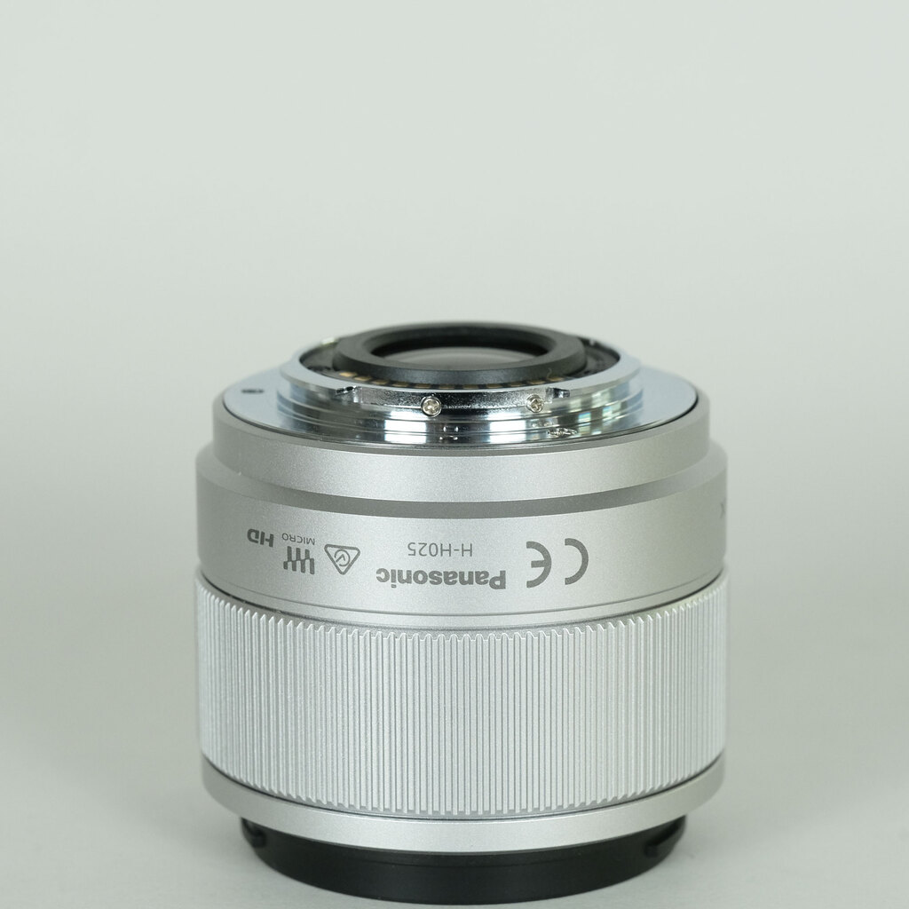 Panasonic LUMIX G 25mm F1.7 ASPH. Panasonic LUMIX G 25mm F1.7 ASPH.