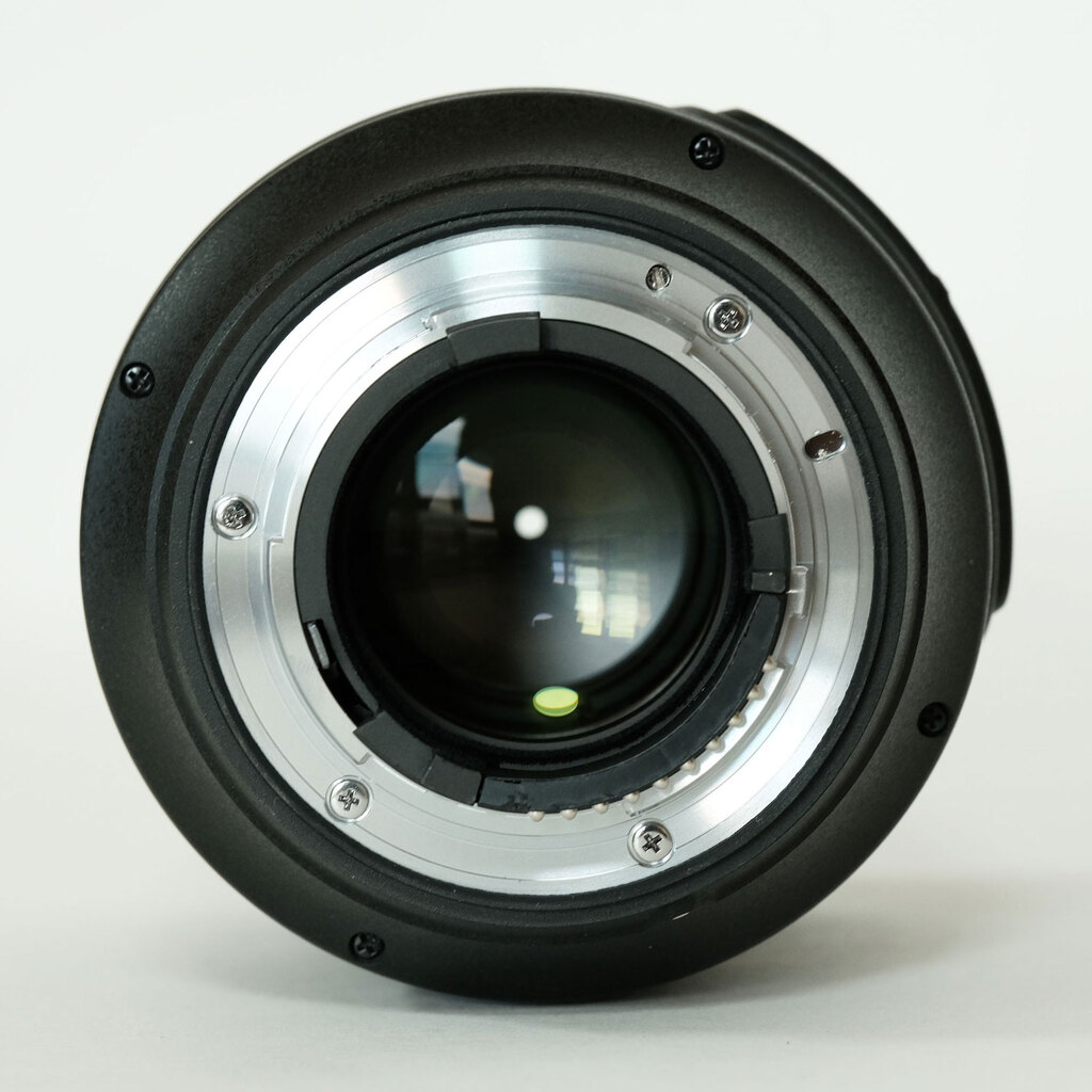 Nikon AF-S VR Micro-Nikkor 105mm f/2.8G IF-ED Nikon AF-S VR Micro-Nikkor 105mm f/2.8G IF-ED