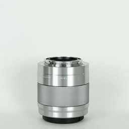 SONY 単焦点 E 50mm F1.8 OSS シルバー Sony - E 50mm F1.8 OSS Portrait Lens| SEL50F18