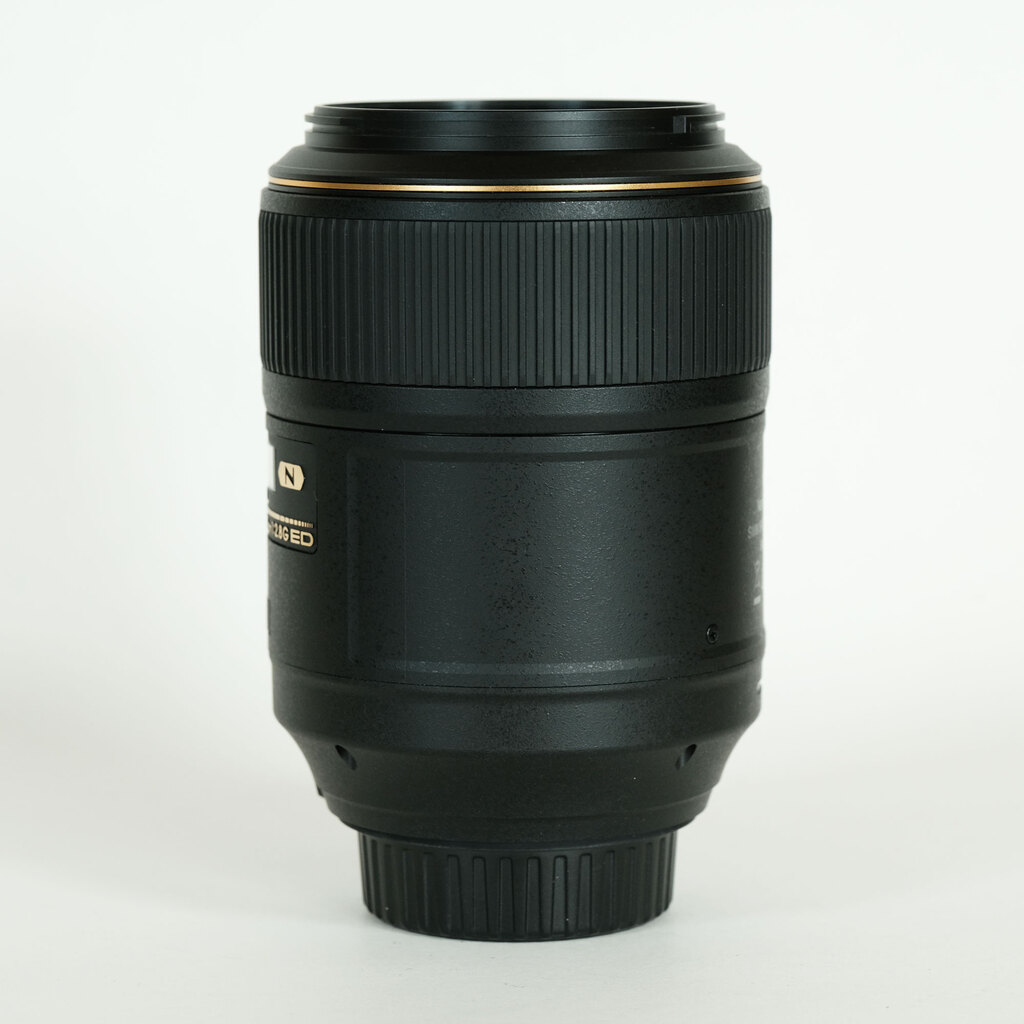 Nikon AF-S VR Micro-Nikkor 105mm f/2.8G IF-ED Nikon AF-S VR Micro-Nikkor 105mm f/2.8G IF-ED