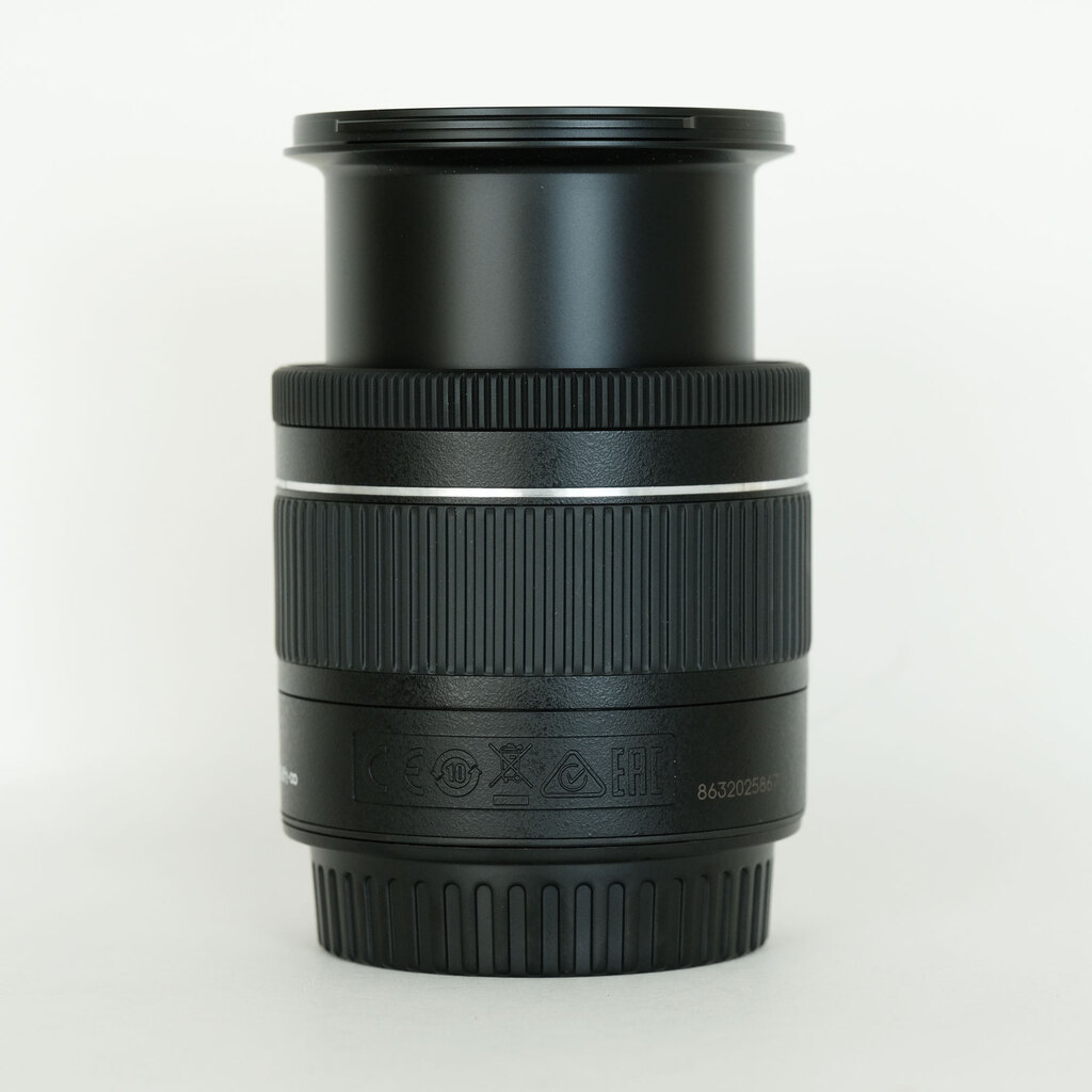 フード付CANON EF-S18-55mm F4-5.6 IS STM　超美品 キヤノン 標準レンズ CANON EF-S 18-55mm F4-5.6 IS STM 未使用