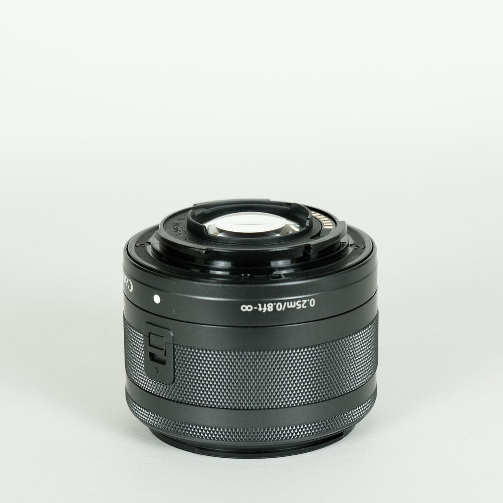 Canon EF-M15-45mm F3.5-6.3 IS STM Canon EF-M15-45mm F3.5-6.3 IS STM