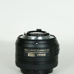 Nikon AF-S DX NIKKOR 35mm f/1.8G Nikon AF-S DX NIKKOR 35mm f/1.8G