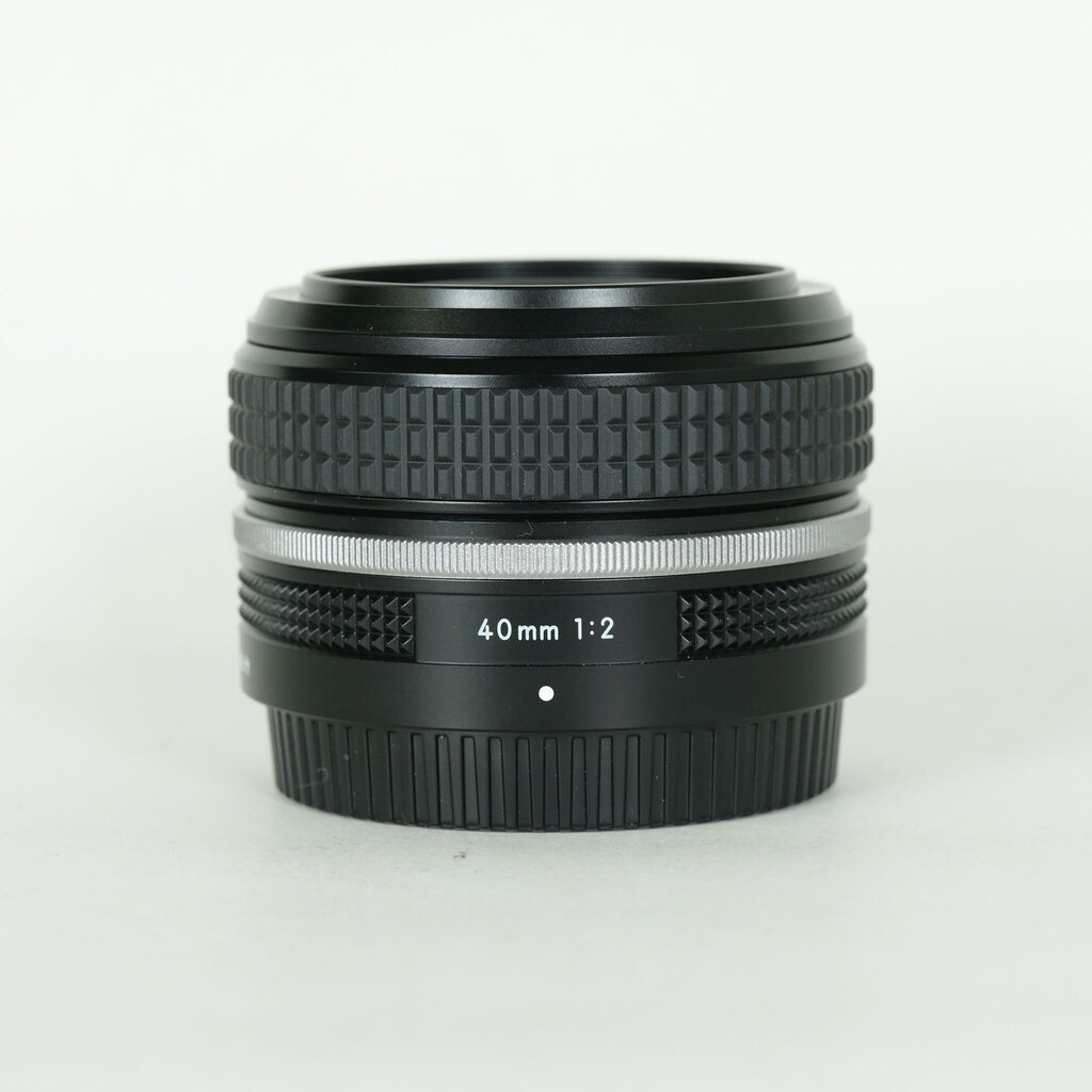 Nikon NIKKOR Z 40mm f/2 Nikon NIKKOR Z 40mm f/2