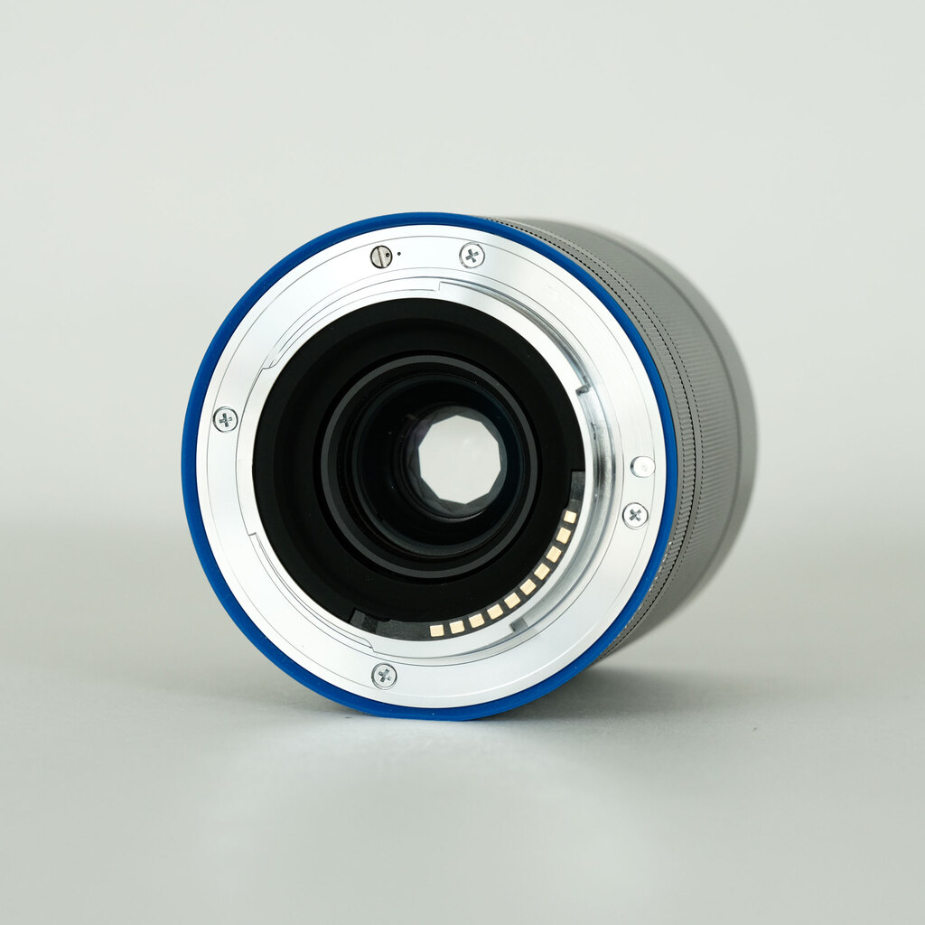 中古　ZEISS Loxia f2.4/25mm レンズ　箱無し 中古 ZEISS Loxia f2.4/25mm レンズ 箱無し 中古 ZEISS Loxia f2