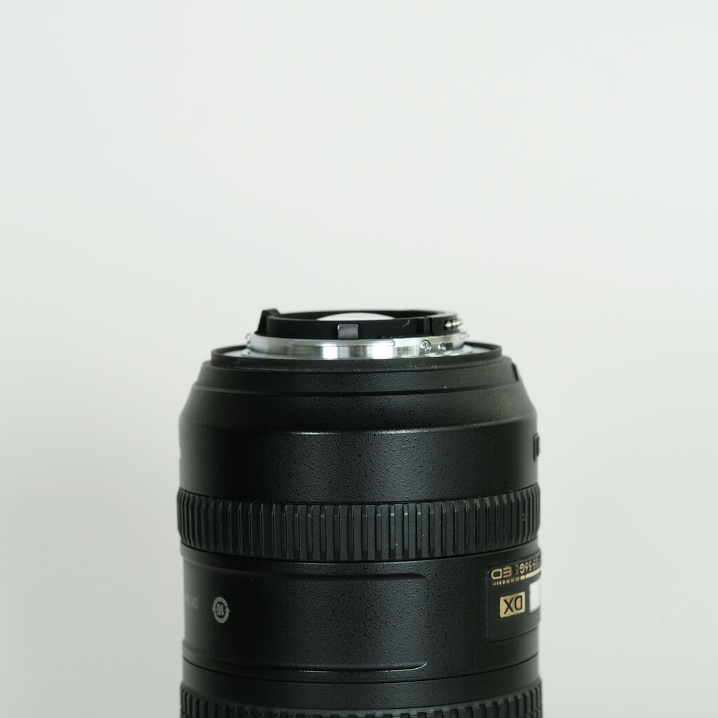Nikon AF-S DX NIKKOR 18-200mm F3.5-5.6G ED VR II Nikon AF-S DX NIKKOR 18-200mm F3.5-5.6G ED VR II