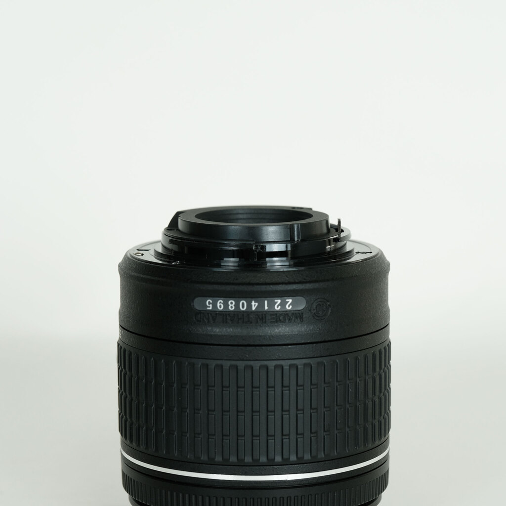 Nikon AF-P DX NIKKOR 18-55mm F3.5-5.6G VR Nikon AF-P DX NIKKOR 18-55mm F3.5-5.6G VR