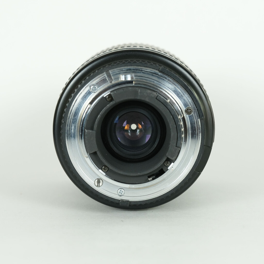 Nikon AF Zoom-Nikkor ED 70-300mm F4-5.6D Nikon AF Zoom-Nikkor ED 70-300mm F4-5.6D