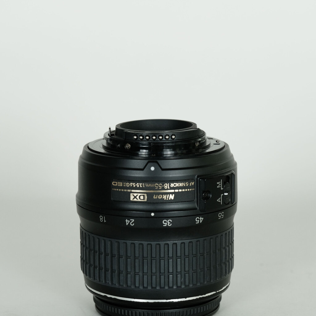 Nikon AF-S DX NIKKOR 18-55mm f3.5-5.6G VR II Nikon AF-S DX NIKKOR 18-55mm f3.5-5.6G VR II