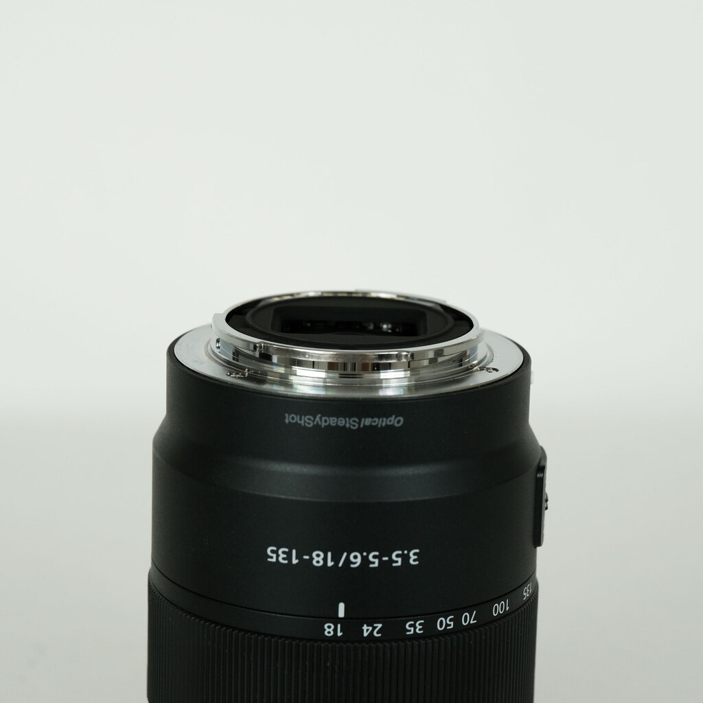 SONY E 18-135mm F3.5-5.6 OSS SEL18135