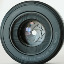 Canon RF50mm F1.8 STM