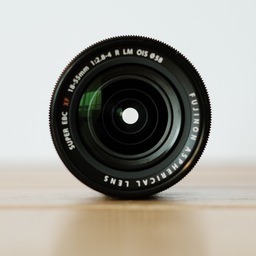 FUJIFILM XF18-55mmF2.8-4 R LM OIS