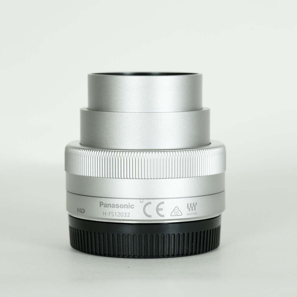 Panasonic LUMIX G VARIO 12-32mm / F3.5-5.6 ASPH. / MEGA O.I.S. Panasonic LUMIX G VARIO 12-32mm / F3.5-5.6 ASPH. / MEGA O.I.S.