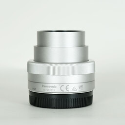 Panasonic LUMIX G VARIO 12-32mm / F3.5-5.6 ASPH. / MEGA O.I.S. Panasonic LUMIX G VARIO 12-32mm / F3.5-5.6 ASPH. / MEGA O.I.S.