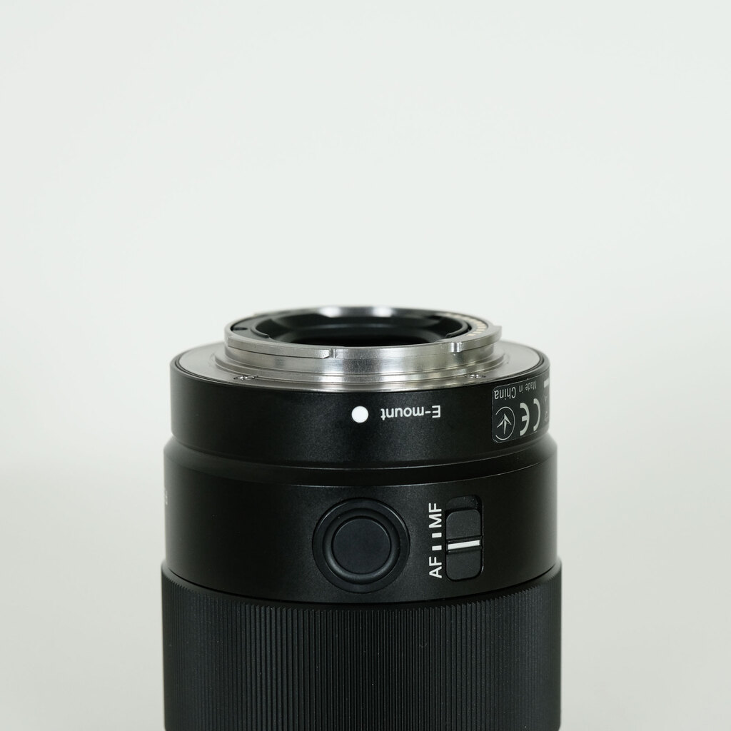 SONY FE 35mm F1.8 SEL35F18F SONY FE 35mm F1.8 SEL35F18F