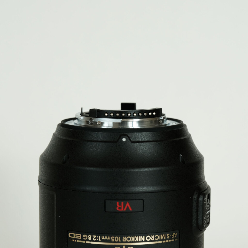 Nikon AF-S VR Micro-Nikkor 105mm f/2.8G IF-ED Nikon AF-S VR Micro-Nikkor 105mm f/2.8G IF-ED