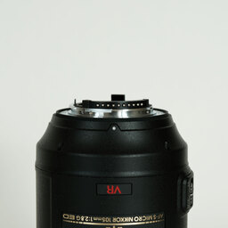 Nikon AF-S VR Micro-Nikkor 105mm f/2.8G IF-ED Nikon AF-S VR Micro-Nikkor 105mm f/2.8G IF-ED