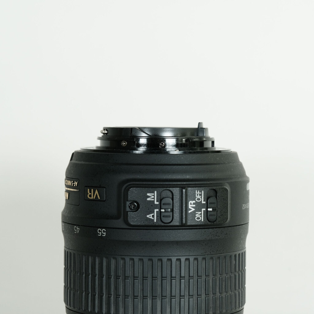 Nikon AF-S DX NIKKOR 18-55mm F3.5-5.6 G VR Nikon AF-S DX NIKKOR 18-55mm F3.5-5.6 G VR