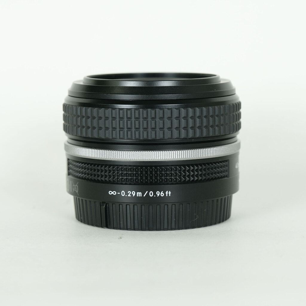 Nikon NIKKOR Z 40mm f/2 Nikon NIKKOR Z 40mm f/2