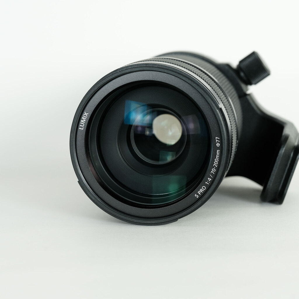 Panasonic LUMIX S PRO 70-200mm F4 O.I.S. Panasonic LUMIX S PRO 70-200mm F4 O.I.S.